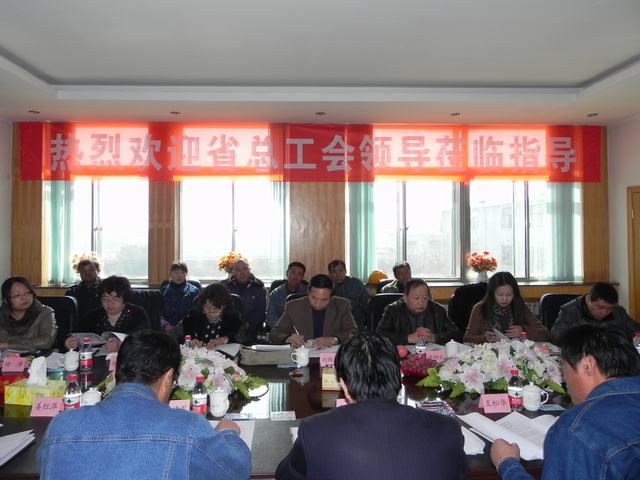 深入車間班組、“零距離”接觸職工、體驗(yàn)職工生活、傾聽職工心聲